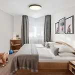 Lisi Family Hotel 4*