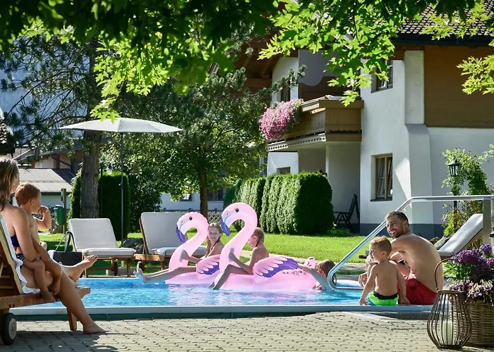 فندق Lisi Family 4*