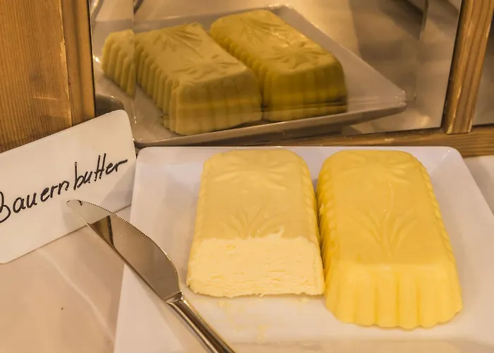 فندق Lisi Family 4*